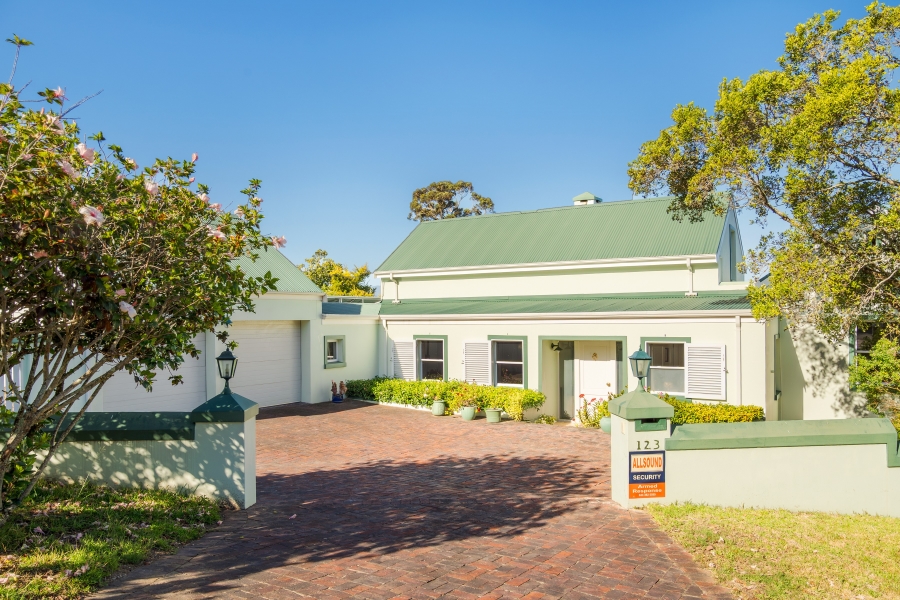 3 Bedroom Property for Sale in Belvidere Estate Western Cape